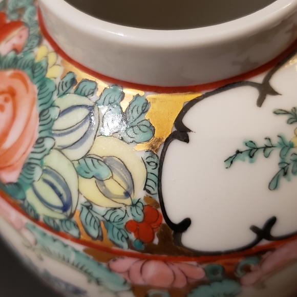 Vintage Robinson's Gold Leaf Vase - Picture 3 of 7